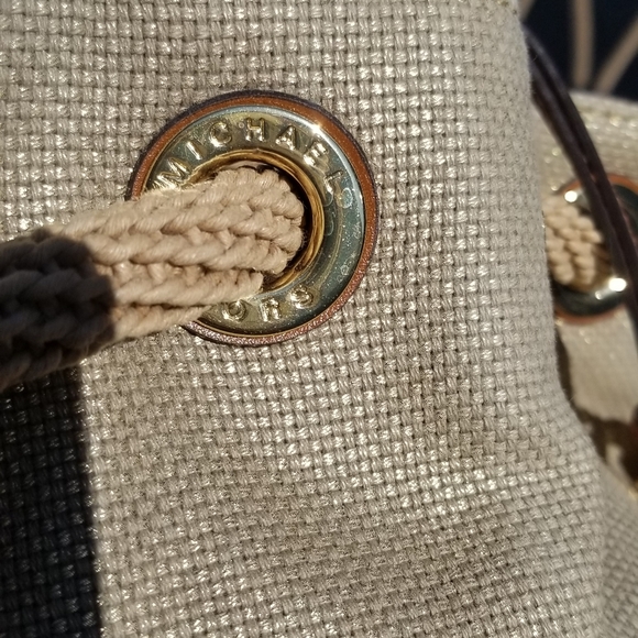 Michael Kors Large Marina Metallic Bag - Picture 13 of 13